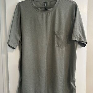 Vuori Mens Performance Short Sleeve Tee Shirt  L